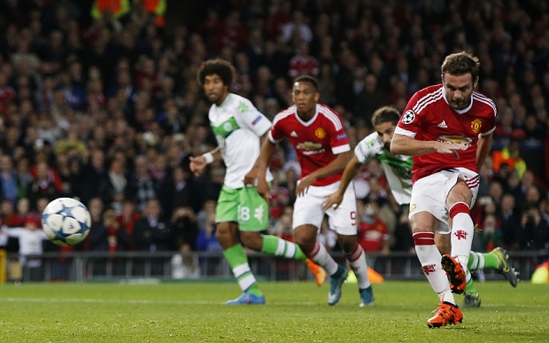 Football - Manchester United v VfL Wolfsburg - UEFA Champions League Group Stage - Group B - Old Trafford, Manchester, England - 30/9/15  Juan Mata scores the first goal for Manchester United from the penalty spot  Reuters / Andrew Yates  Livepic  EDITORIAL USE ONLY.