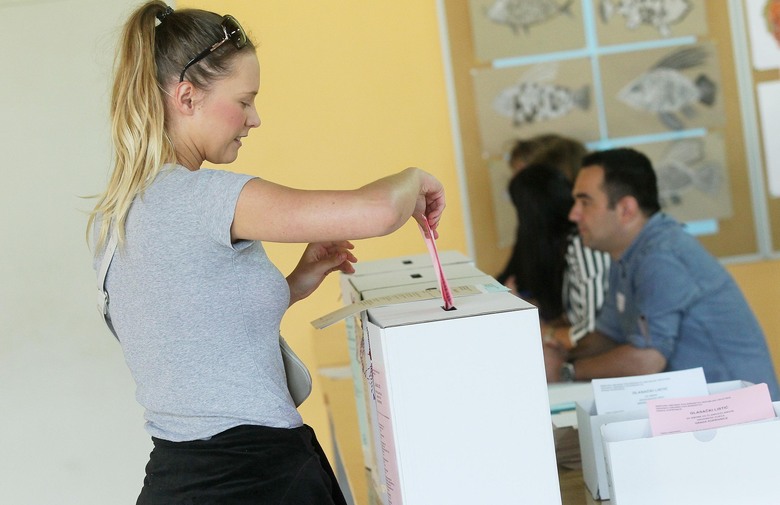 Prvog dana izbora za Sabor RH u BiH izašlo skoro 8.900 birača