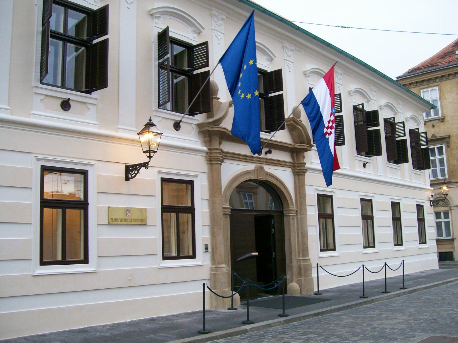 Vlada RH donijela odluku o raspodijeli sredstava za programe i projekte od posebnog interesa za Hrvate u BiH za 2014.
