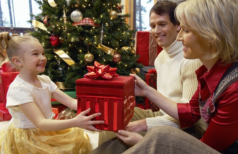 POTROŠAČKA GROZNICA: Za Božić kupujemo hranu i piće, ali i darove