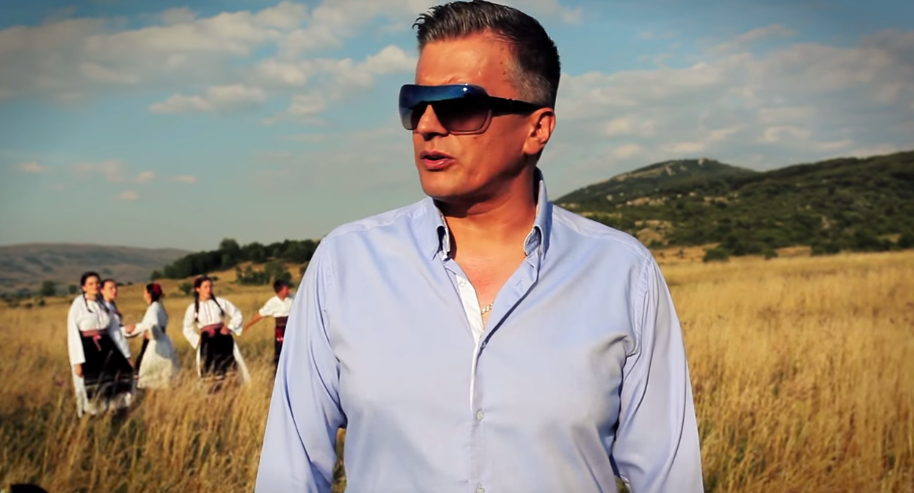 Novi spot Zorana Begića – “Hajde mala široko nam polje”