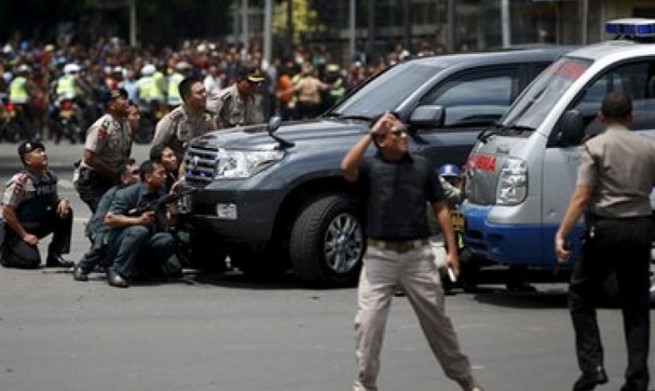 Raznijeli se bombaši samoubojice,najmanje 6 mrtvih na ulicama Jakarte!