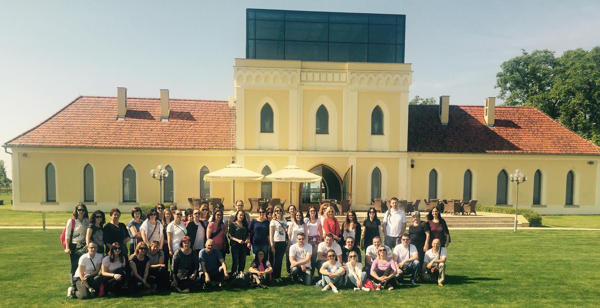 PUTOVANJE U RAVNICU: Učitelji osnovne škole Ivana Mažuranića posjetili Vukovar