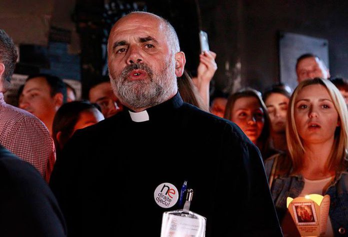 Pater Ike Mandurić: Kome smeta vjera katolika?