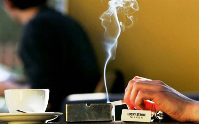 Uskoro potpuna zabrana pušenja: U kafićima kazne za pepeljaru na stolu 3000 KM