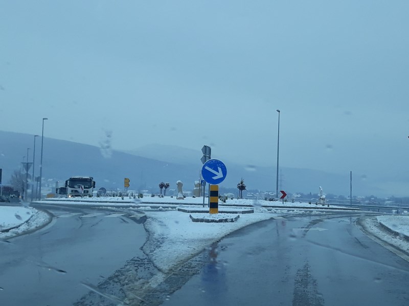 Zbog snijega zatvorena cesta Rakitno – Blidinje