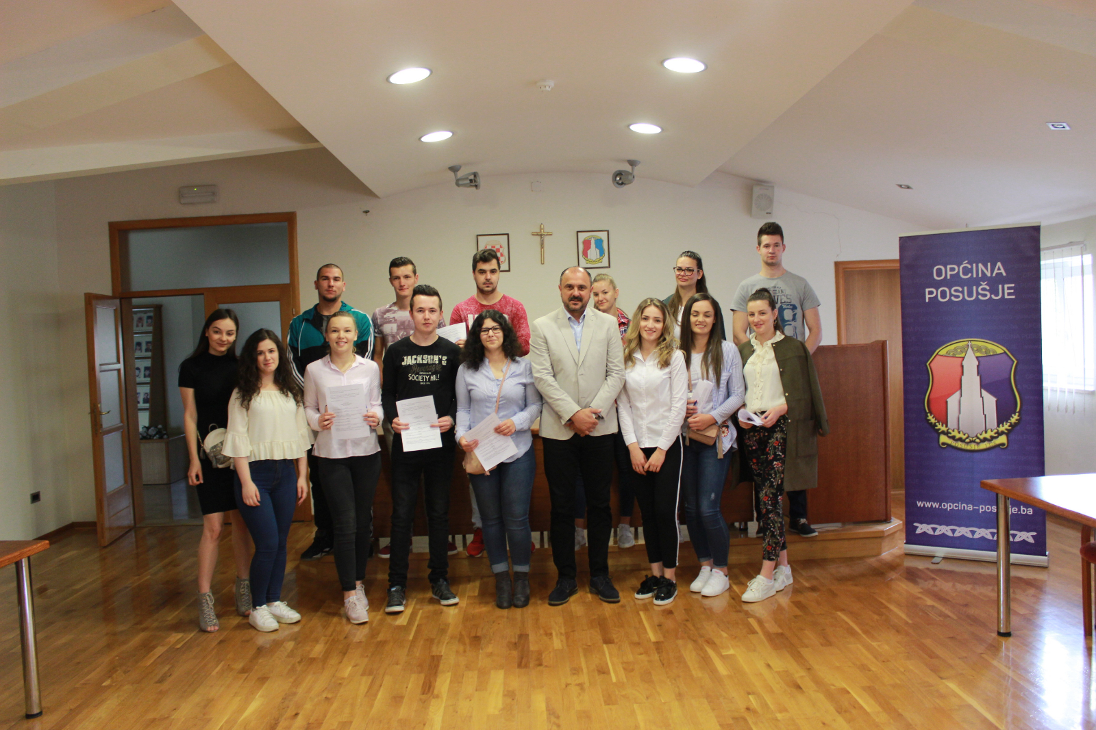 SVEČANO POTPISIVANJE UGOVORA: Općina Posušje dodjelila 29 studentskih stipendija