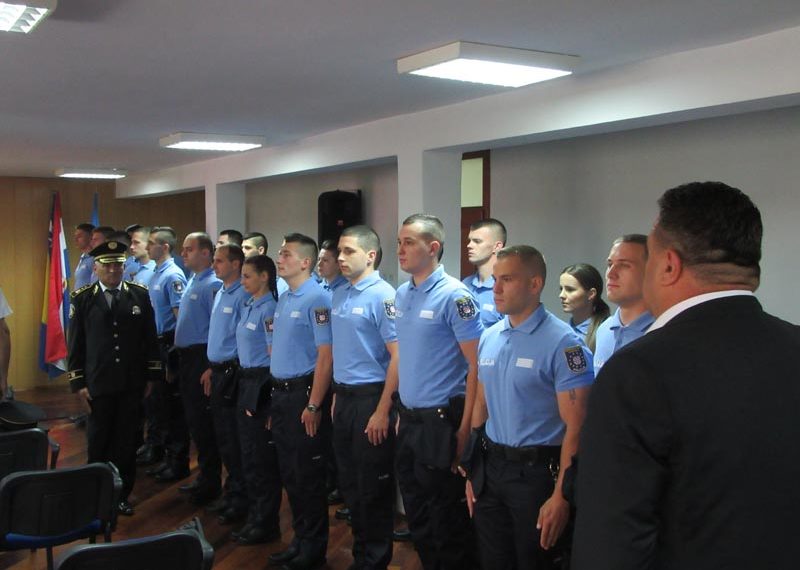 Svečano prisegnulo 25 novih policijskih službenika MUP-a ZHŽ-a