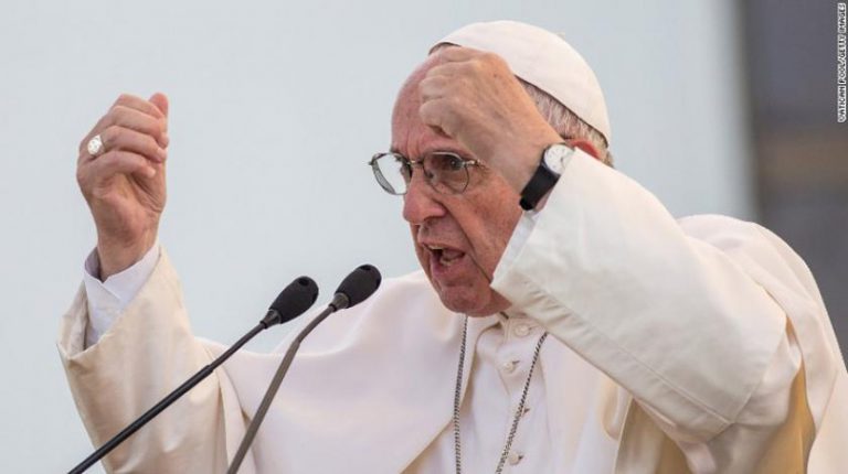 Papa migrantima: Svako ljudsko biće ima pravo na život