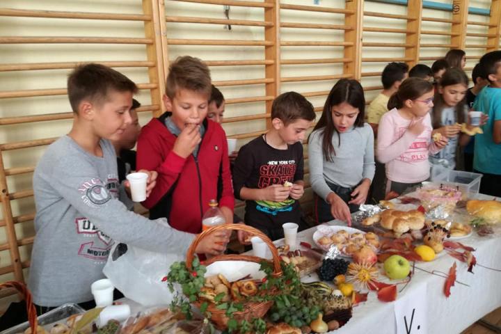 Održani tradicionalni Dani kruha u osnovnim školama u Rakitnu i Viru