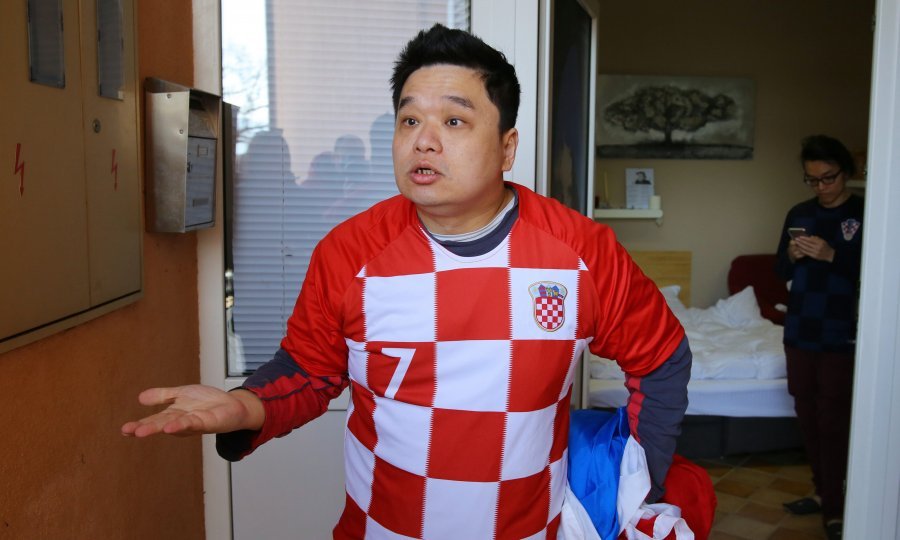 Kinez opet pjevao ustaške budnice, ovaj put dobio izgon iz Hrvatske