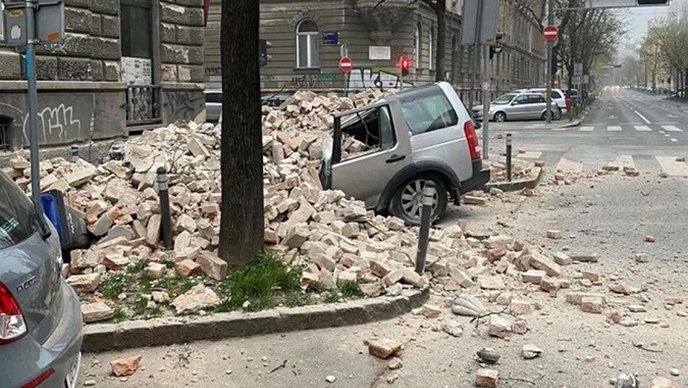 POTRESI U ZAGREBU: Rušili se zidovi, dijelovi bez struje, otpao vrh katedrale