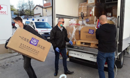 Violetina donacija zaštitne opreme stigla u Dom zdravlja Posušje