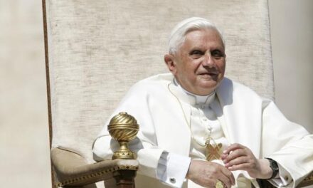 Papa u miru Benedikt XVI. vraća se u ponedjeljak u Vatikan