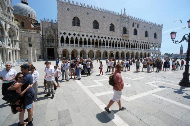 Oživio turizam u Italiji: Nakon četiri mjeseca veliki broj turista posjetio Veneciju