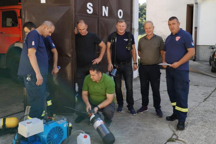 Uprava civilne zaštite ŽZH nabavila kompresor za punjenje boca izolacijskih aparata za vatrogasne postrojbe
