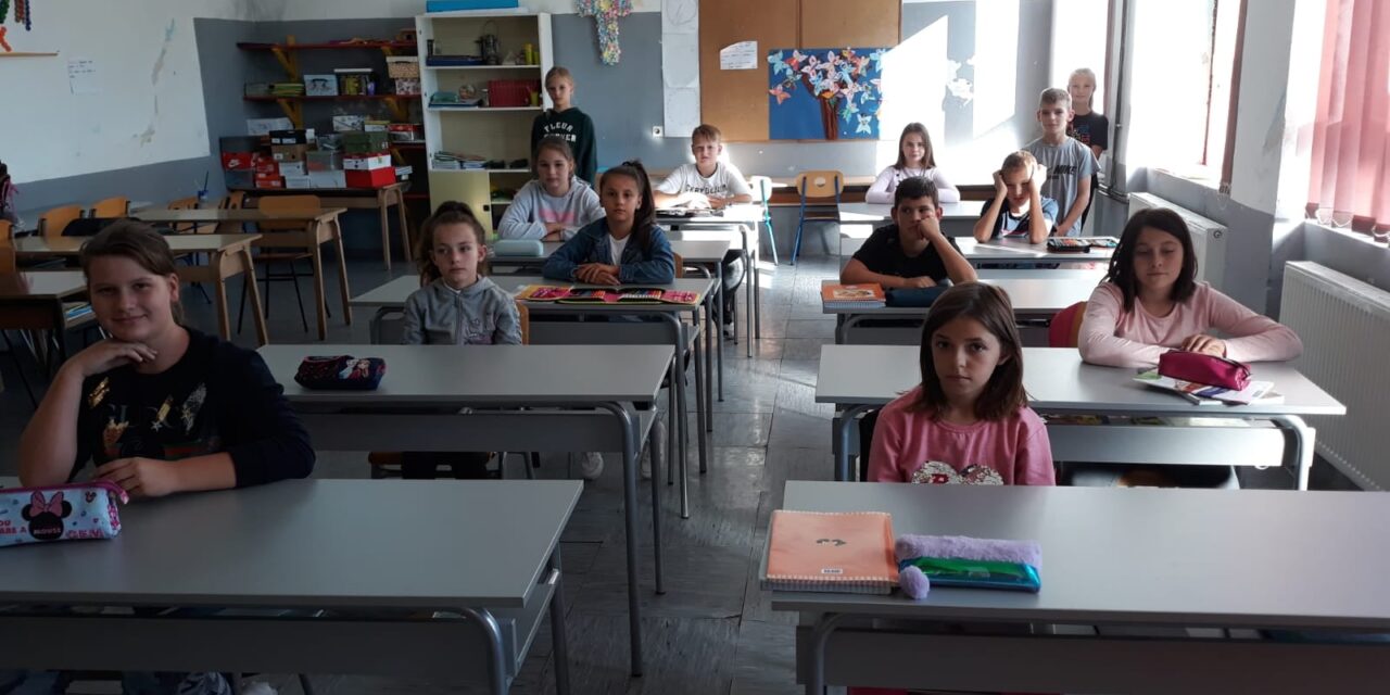 Trvtka “Mrvelji” d.o.o. donirala školski namještaj PŠ Čitluk