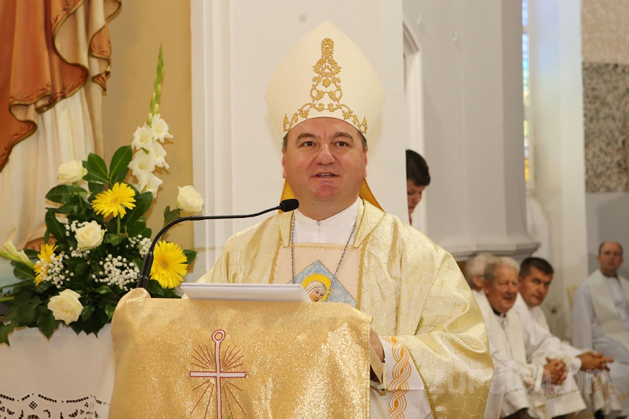 Biskup Palić: U crkve samo s maskama, mise bez zborova