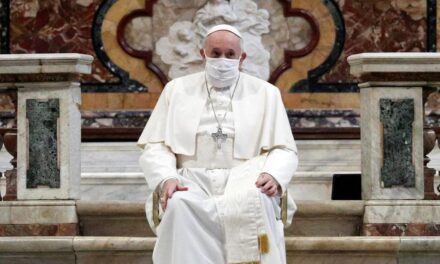 Papa: Nijedna pandemija ni kriza ne mogu ugasiti svjetlo Božića
