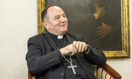 Biskup Palić uputio božićnu čestitku i pozvao Mostarce na izbore