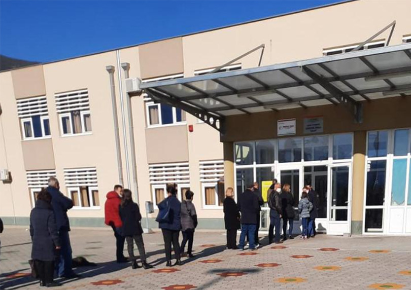 Gužve na biralištima u bošnjačkom dijelu Mostara, prijavljene i neregularnosti