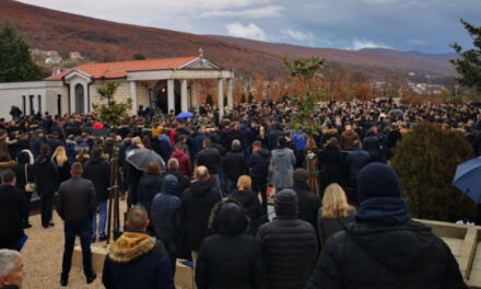 Bol i tuga u Posušju i nebo plače: Stotine građana na sahranama Mirele Rezo i Stjepana Jukića
