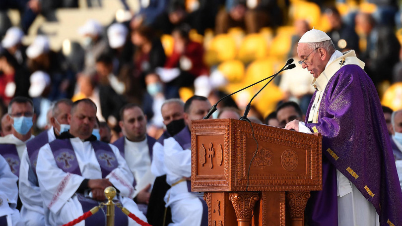 Papa Franjo održao najveću misu za posjeta Iraku, molio za kršćane koji su propatili pod ISIL-om