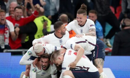 Engleska preko Danske Sumnjivim penalom u finale Eura