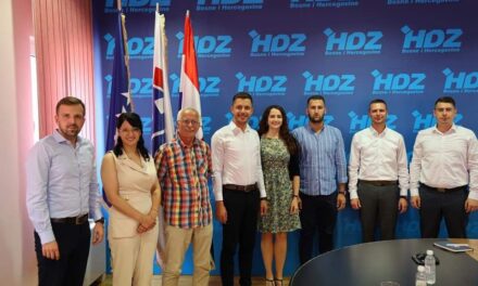 Uspostavljena suradnja Mladeži HDZ-a BiH i Hrvatski svjetski kongres (HSK)