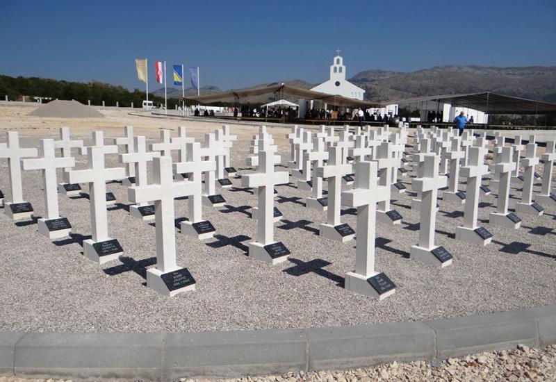 Misa na Groblju Mira na Bilima: Sjećanja na žrtve totalitarnog režima