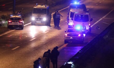 Tučnjava Torcide i policije, ogromni neredi na A1. Dvoje propucanih, puno ozlijeđenih