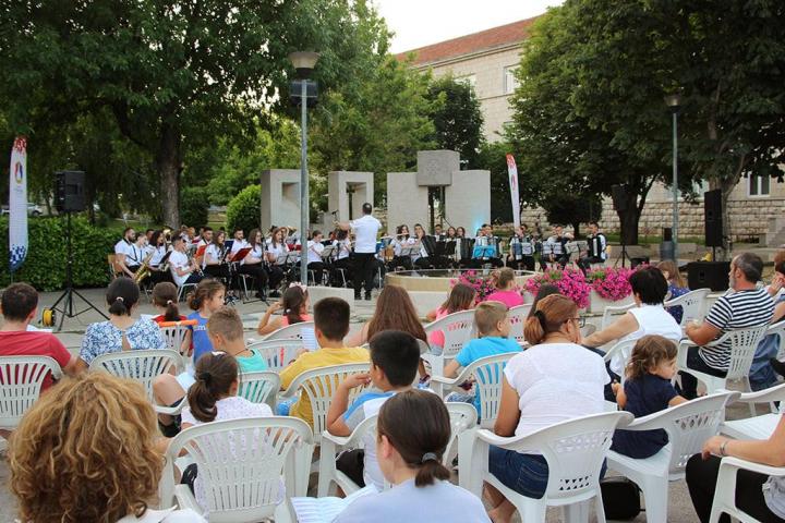 Najava: HKUD Dinara Livno – Gradski harmonikaški orkestar i Gradska limena glazba Livno ponovno će zabavljati posušku publiku