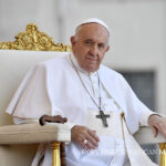 Papa: Mladi ljudi ne bi trebali trčati ”mami” kad imaju probleme