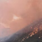 Plameni jezici od 20 metara i nesnosne vrućine: Vatrogasci i dobrovoljci su stalno na terenu i gase