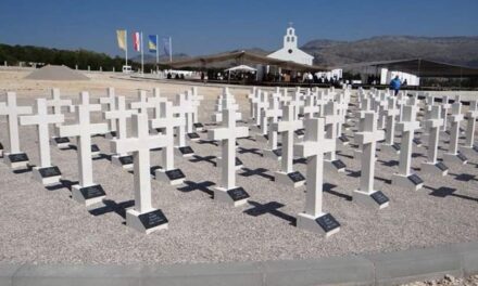 GROBLJE MIRA NA BILIMA: Blagoslov 108 križeva za žrtve s područja općine Posušje