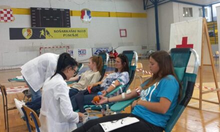 Posuški srednjoškolci darovali 23 doze krvi