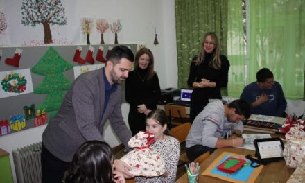 SV. NIKOLA: Podijeljeni darovi djeci iz općine Posušje