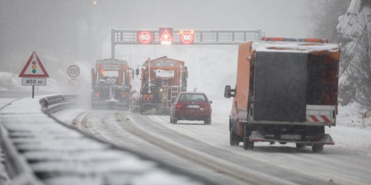 Kaos na autocestama, niz nesreća, zapela vozila… DHMZ najavljuje i do 50 cm snijega