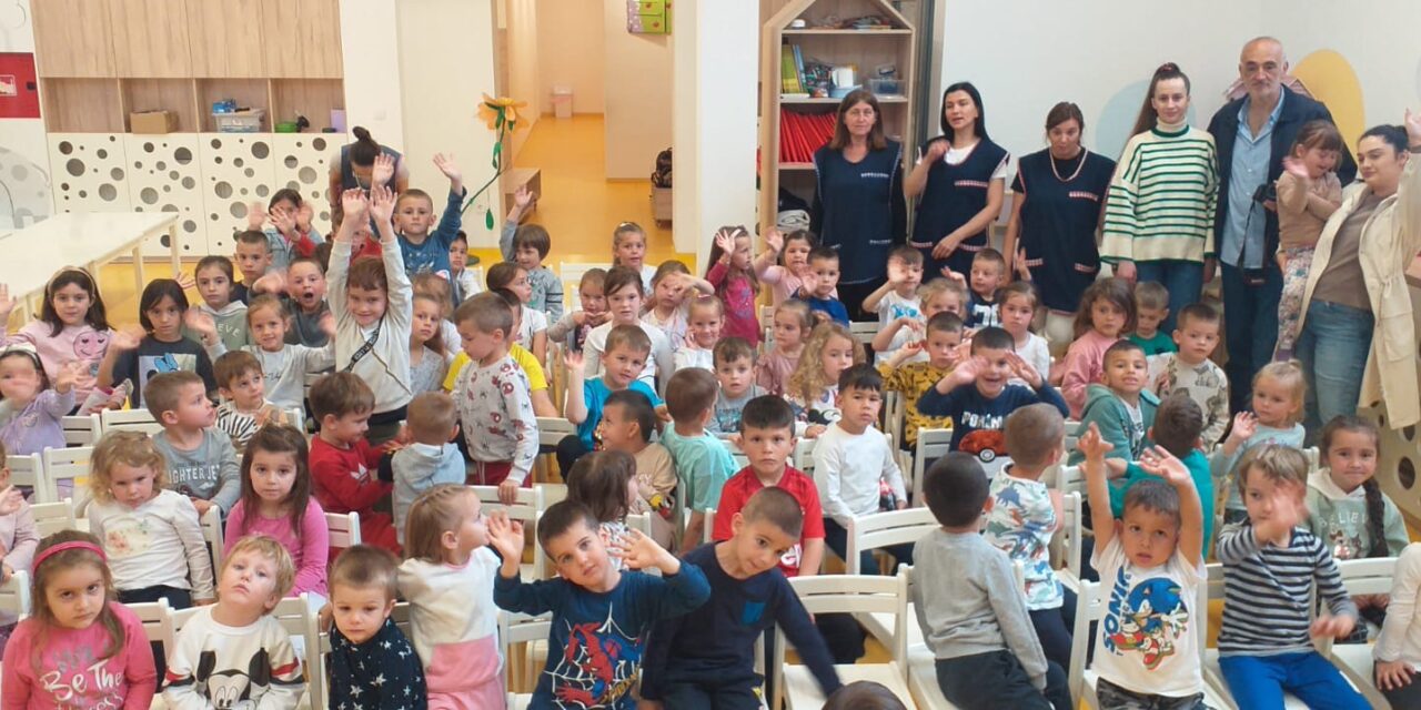 Djelatnici gradske knjižnice fra Petar Bakula posjetili su dječji vrtić “Bajka”