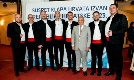 Muška klapa Zvizdan nastupila u prepunoj dvorani HNK u Zagrebu!