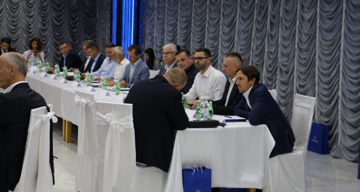 U Novom Travniku održana XVII. koordinacija predsjednika Čovića, državnog tajnika RH Milasa, načelnika, gradonačelnika i predsjednika županijskih Vlada