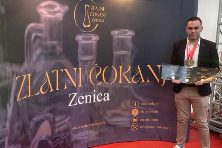 Hercegovačka loza ‘Jelinak’ iz Rakitna osvojila zlatnu medalju na festivalu ‘Zlatni čokanj 2024.’ u Zenici!