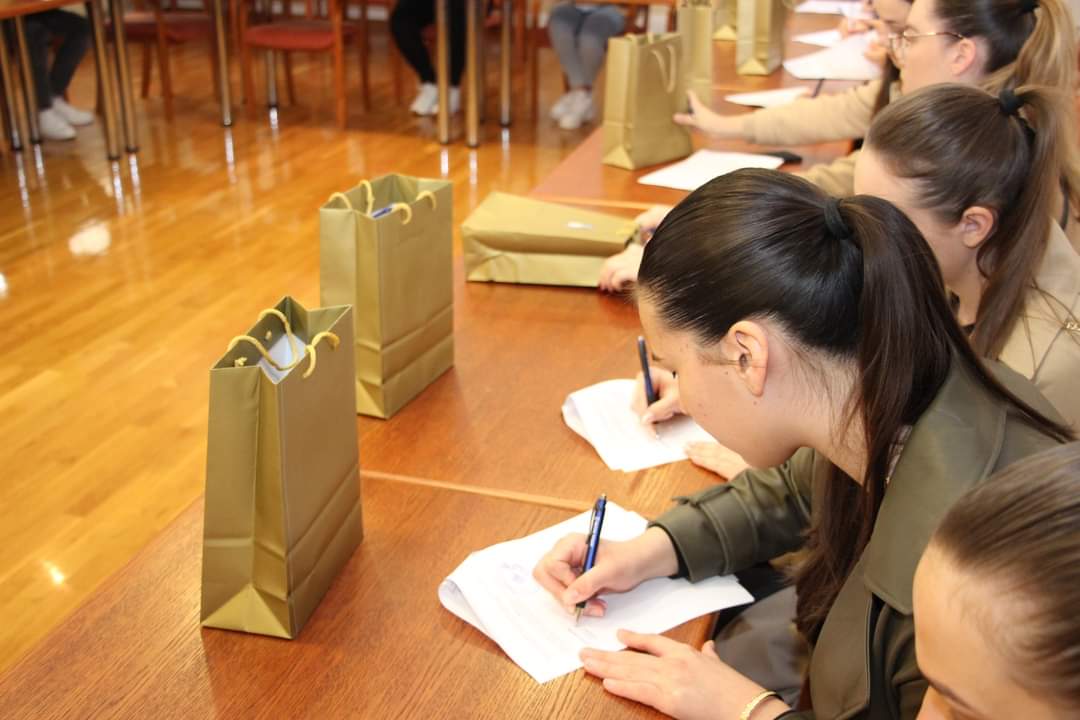 POSUŠJE: Stipendije za 37 studenata