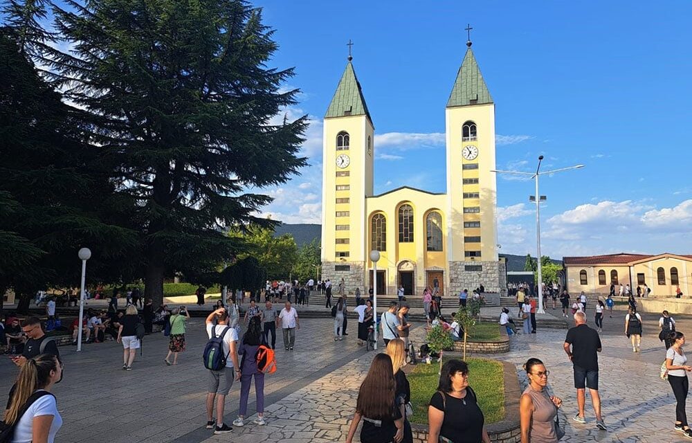 Deseci tisuća vjernika na proslavi 43. godišnjice Gospinih ukazanja u Međugorju