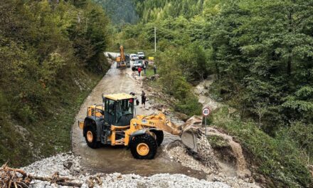 Zaposlenici, teška mehanizacija, donacije: Posuške firme u akciji nakon poplava na području Jablanice i Konjica