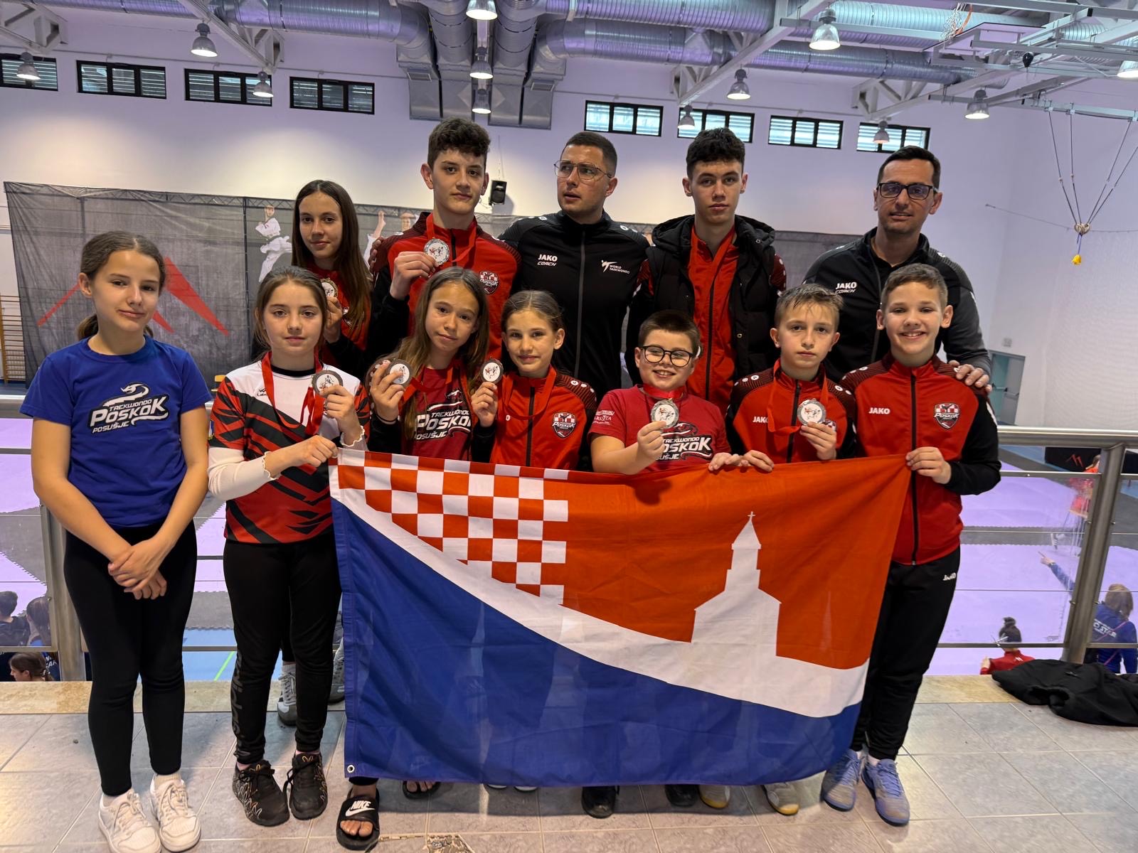 DESET MEDALJA ZA POSKOKE U SPLITU DESET MEDALJA ZA POSKOKE U SPLITU