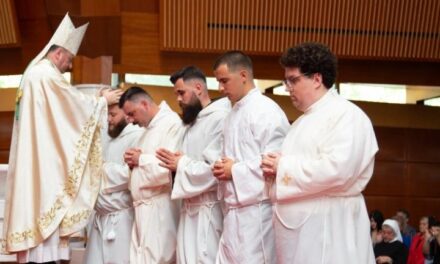 U nedjelju svećeničko ređenje fra Antonija Petrica i don Mate Galića