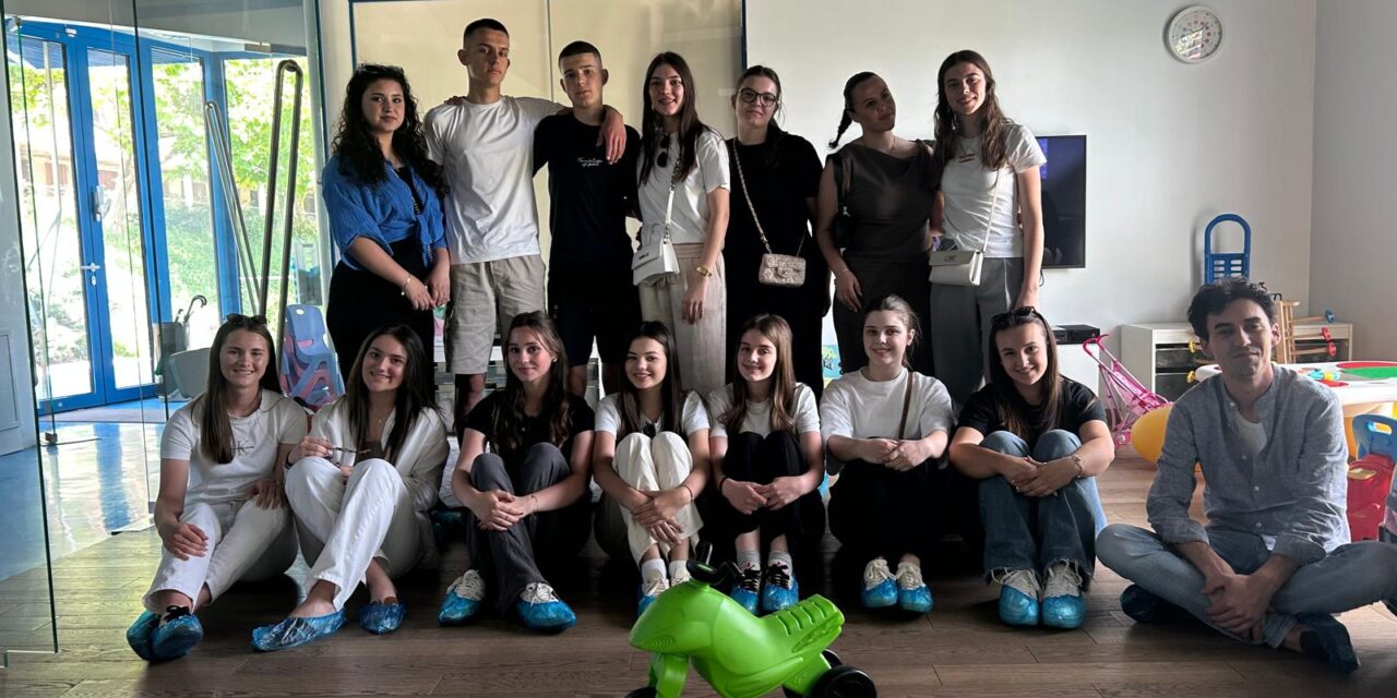 Ekipa projekta “Starim metalima do opremanja srednjoškolskih kabineta” donirala 2.000 KM Ustanovi Srce za djecu oboljelu od raka u BiH