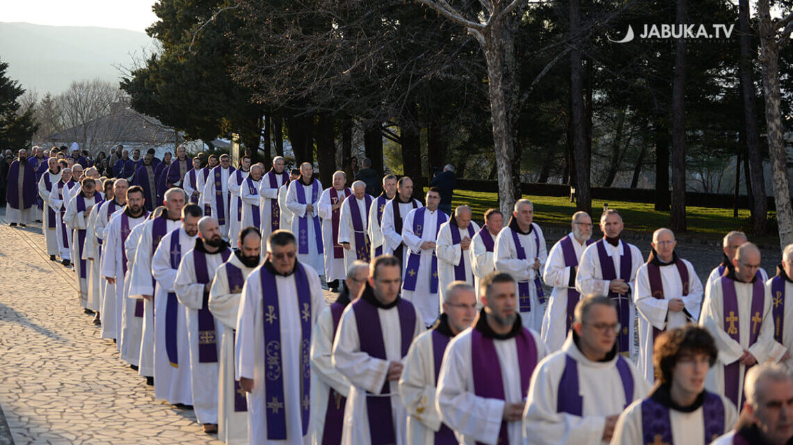Veliki val premještaja svećenika u Hercegovini: Biskup Palić objavio nova imenovanja