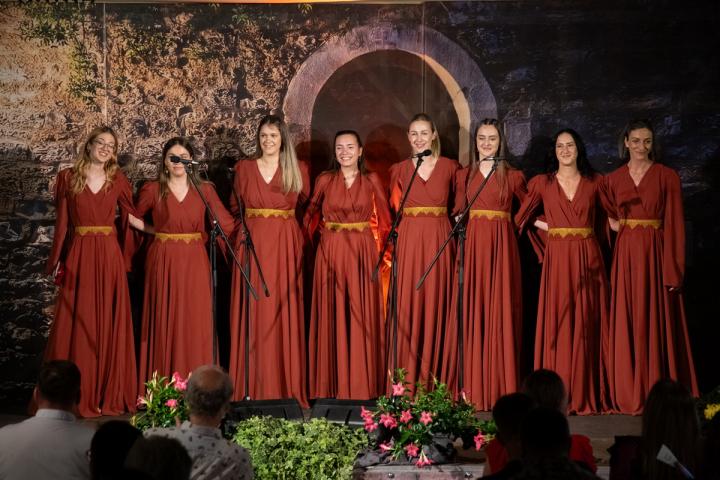 Ženska klapa Zvizdan izborila finale 59. Festivala dalmatinskih klapa u Omišu